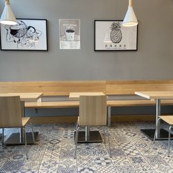Yi Fang Taiwan Fruit Tea - Seating area