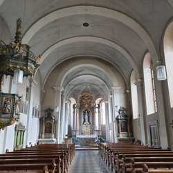 Franziskaner Kloster - Kanzel und Altar