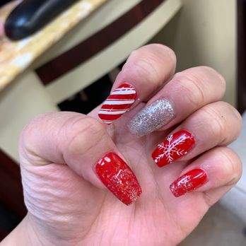 Sola Nails - My ugly hand but cute nails! Nina did them - Nail Salons Near Me - Burien, Washington Sola Nails - My ugly hand but cute nails! Nina did them - Nail Salons Near Me - Burien, Washington