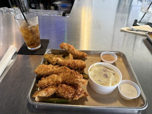 Dirk’s Signature Chicken & Bar by null