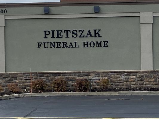 PIETSZAK FUNERAL HOME - Updated October 2025 - 2400 William St