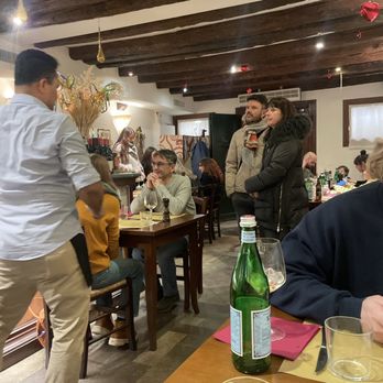 Osteria Mocenigo - Restaurant atmosphere - Italian Near Me - Venezia, VE Osteria Mocenigo - Restaurant atmosphere - Italian Near Me - Venezia, VE