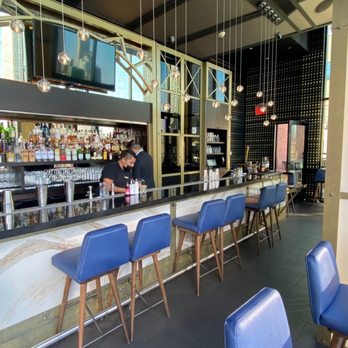 Spyglass Rooftop Bar - Cocktail Bars Near Me - New York, New York