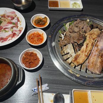 Gen Korean BBQ House - Bulgogi, Garlic Pork Belly, Red Wine Pork Belly - Asian Fusion Near Me - Sacramento, California