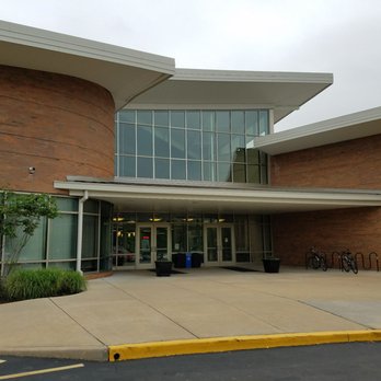 Carondelet Park Rec Complex - If they opened late because the opening shift was watching Carry On movies, that would be a carryondelay. - Gyms Near Me - St. Louis, Missouri