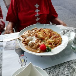 Restaurant St. Gotthard - Sliced chicken breast with Rösti and onion sauce