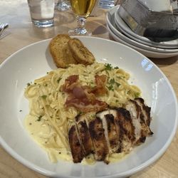 High Plains Steakhouse - Pasta carbonara with chicken