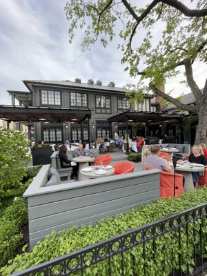 Le Colonial Lake Forest by null