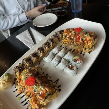 Sushi Mo - 2 scallops rolls (did not tastes good) and Philly roll + baked Philly roll - Sushi Bars Near Me - Vancouver, Washington