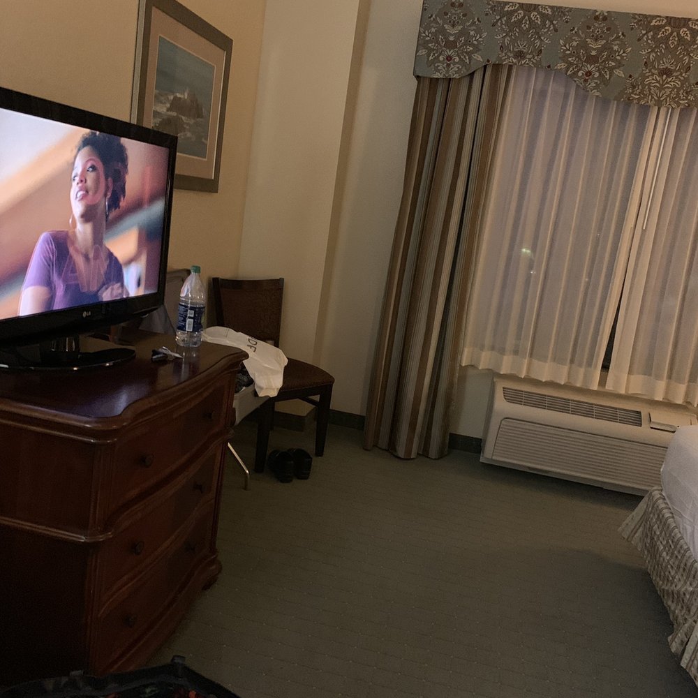 DoubleTree by Hilton Hotel Phoenix - Gilbert - Chair/desk/tv - Hotels Near Me - Gilbert, Arizona DoubleTree by Hilton Hotel Phoenix - Gilbert - Chair/desk/tv - Hotels Near Me - Gilbert, Arizona