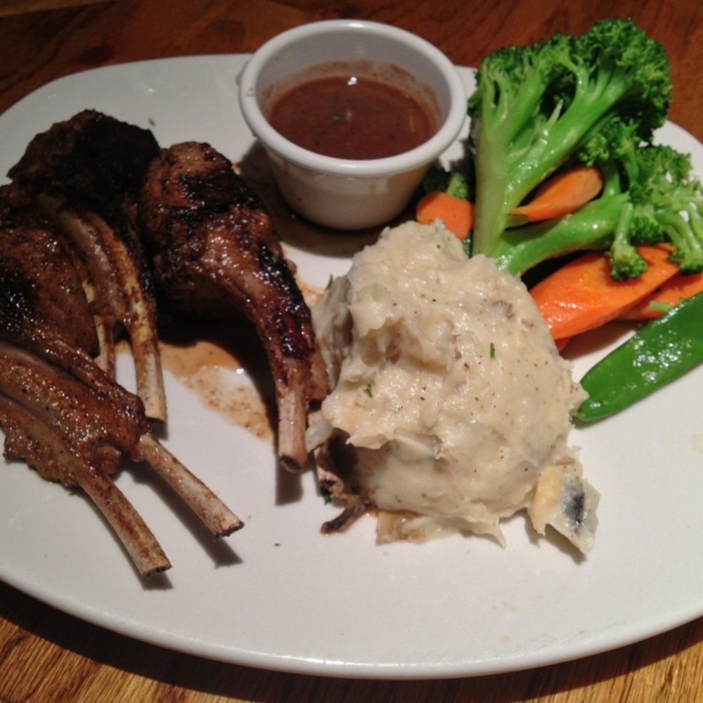 Outback Steakhouse - Steakhouses Near Me - Memphis, Tennessee
