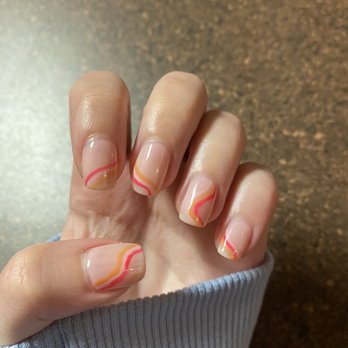 Tres Bien Nails Salon - Nail design looks exactly like the picture I showed! - Nail Salons Near Me - Elmhurst, Illinois