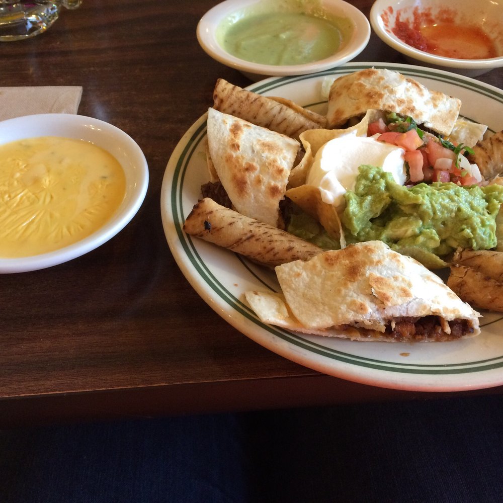El Burrito Mexican Restaurant - La Botana appetizer -- give me a little of everything! - Mexican Near Me - Livingston, Texas