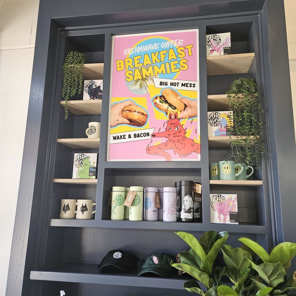 Dreamwave Coffee - Decor - Coffee Roasteries Near Me - Carlsbad, California