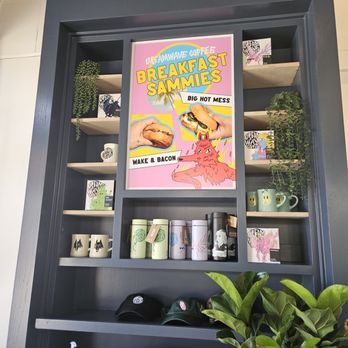 Dreamwave Coffee - Decor - Coffee Roasteries Near Me - Carlsbad, California