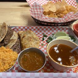 El Cabrito - Biarria tacos