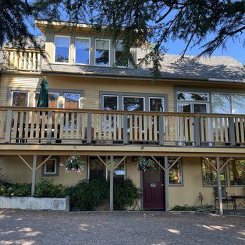 Tucker House Inn - This is a three story B&B that puts the B&B back and B&B. - Hotels Near Me - Friday Harbor, Washington Tucker House Inn - This is a three story B&B that puts the B&B back and B&B. - Hotels Near Me - Friday Harbor, Washington