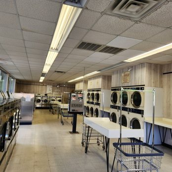 J & D Coin Laundry - Laundromat Near Me - Hendersonville, North Carolina J & D Coin Laundry - Laundromat Near Me - Hendersonville, North Carolina
