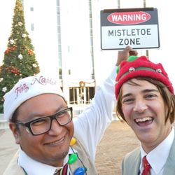 Happy Faces Entertainment - Holiday elves at "work".