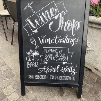Re di Quadri - Oct 2021: you get a complementary cheese and meat board with every drink! - Beer, Wine & Spirits Near Me - Menaggio, Colorado