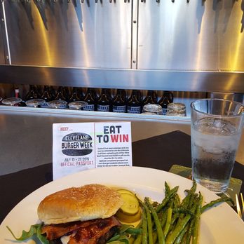 Yard House - Kurobuta Pork Burger for CLE Burger Week - Bars Near Me - Westlake, Ohio Yard House - Kurobuta Pork Burger for CLE Burger Week - Bars Near Me - Westlake, Ohio