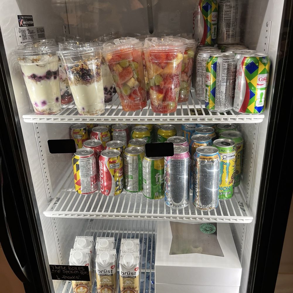 Valley Graze - Drinks and fruit cup - Cafes Near Me - Merritt, British Columbia