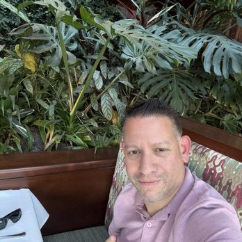 Shadowbrook - Enjoying dinner at the outside table - American Near Me - Capitola, California