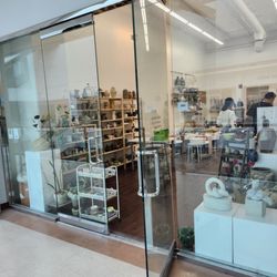 Hannghari Ceramic Studio - Front of Store^^