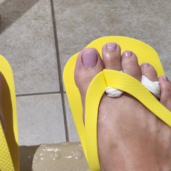 Holly Nails No 1 - Pedi w acrylic.