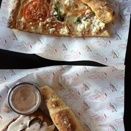 Margharita pizza and pizza of the month (dirty ranch jalapeño pepperoni) Margharita pizza and pizza of the month (dirty ranch jalapeño pepperoni)