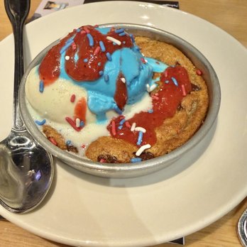 BJ's Restaurant & Brewhouse - Beer Dinner Course 5: Stars & Stripes Mini Pizookie - Breweries Near Me - Carlsbad, California BJ's Restaurant & Brewhouse - Beer Dinner Course 5: Stars & Stripes Mini Pizookie - Breweries Near Me - Carlsbad, California