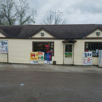 Phoenix Qwik Stop - the front of the store - Convenience Stores Near Me - South Haven, Michigan Phoenix Qwik Stop - the front of the store - Convenience Stores Near Me - South Haven, Michigan