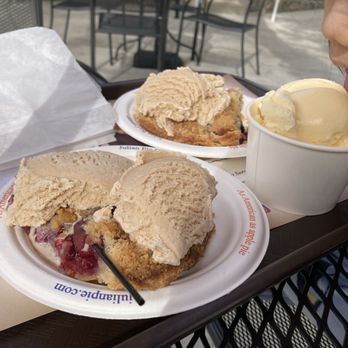 Julian Pie Company - Strawberry mountain berry crumb slice with cinnamon ice cream, boysenberry apple pie with cinnamon ice cream, and vanilla ice cream - Bakeries Near Me - Julian, California Julian Pie Company - Strawberry mountain berry crumb slice with cinnamon ice cream, boysenberry apple pie with cinnamon ice cream, and vanilla ice cream - Bakeries Near Me - Julian, California
