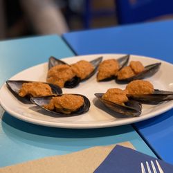 La Mar Salada - Mussels with tomato sauce.
