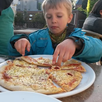 Pizzeria Elio - Pizza Salami - Pizza Near Me - Kevelaer, NW Pizzeria Elio - Pizza Salami - Pizza Near Me - Kevelaer, NW