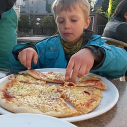 Pizzeria Elio - Pizza Salami