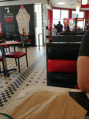 Steak ’n Shake by null