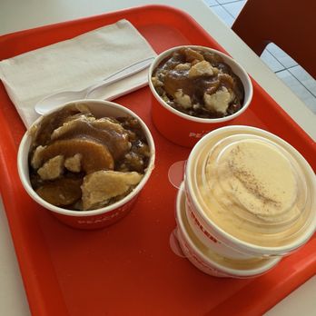 Peach Cobbler Factory - PEACH COBBLER - Desserts Near Me - Lakeland, Florida Peach Cobbler Factory - PEACH COBBLER - Desserts Near Me - Lakeland, Florida