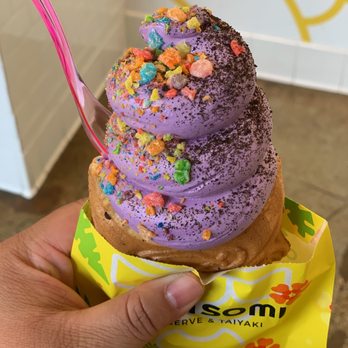 Somisomi - Ube with fruity pebbles and oreo crumbs with custard filling - Ice Cream & Frozen Yogurt Near Me - Irvine, California Somisomi - Ube with fruity pebbles and oreo crumbs with custard filling - Ice Cream & Frozen Yogurt Near Me - Irvine, California