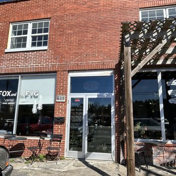 Fox and the Fig - Exterior of Fox & Fig. - Desserts Near Me - Spruce Pine, North Carolina