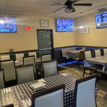 Crave at Rock Springs - American Near Me - Apopka, Florida