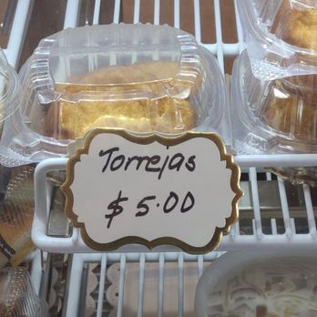 A lo Cubano Bakery - Torrejas - Custom Cakes Near Me - Austin, Texas