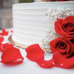 The Market At Edgewood - Wedding cake