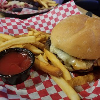 Newt's South - Dave's Burger - Burgers Near Me - Rochester, Minnesota Newt's South - Dave's Burger - Burgers Near Me - Rochester, Minnesota