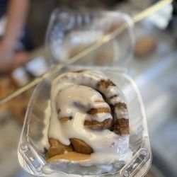 Balboa Island Baking Company - Cinnamon bun