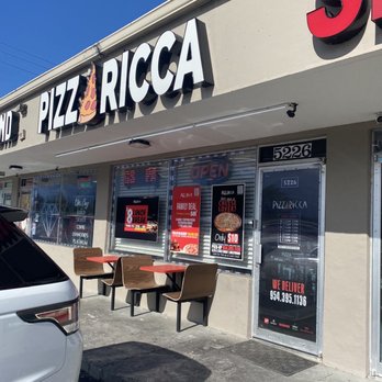Pizza Ricca - Outside - Pizza Near Me - Hollywood, Florida