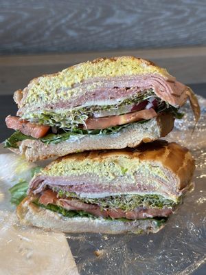 Giugnis Deli by null