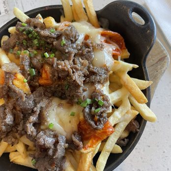 Hungry Crowd - Dirty Fries Lunch - New American Near Me - Los Angeles, California