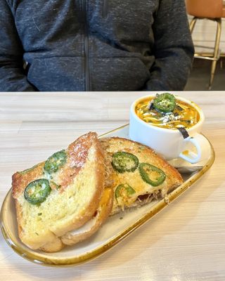 Grilled Cheese Bar by null