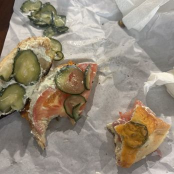 Willy's Bagels & Blends - Popper bagel with tomatoes and cucumber - Sandwiches Near Me - Brentwood, California
